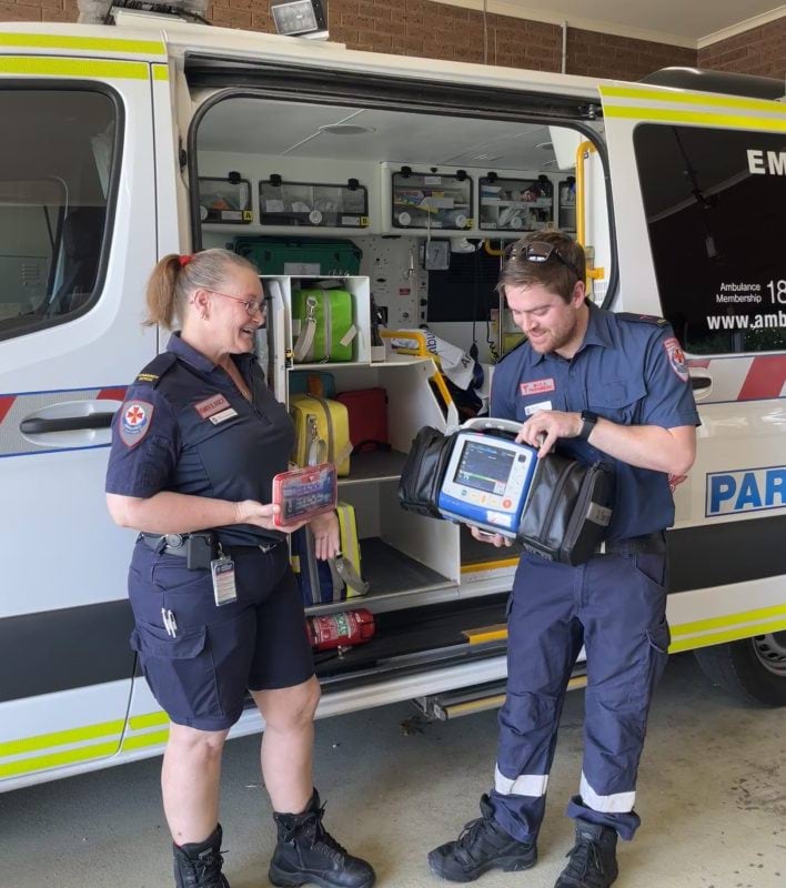 AV - Comparing the size of a CellAED to a defibrillator carried in an ambulance
